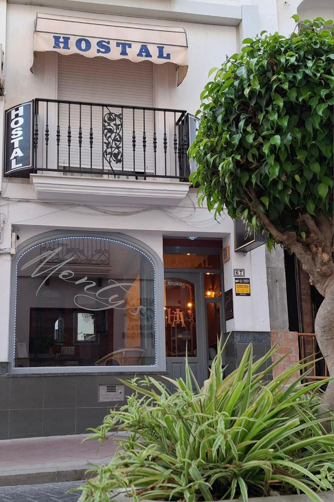 Hostal Montys Nerja Exterior photo