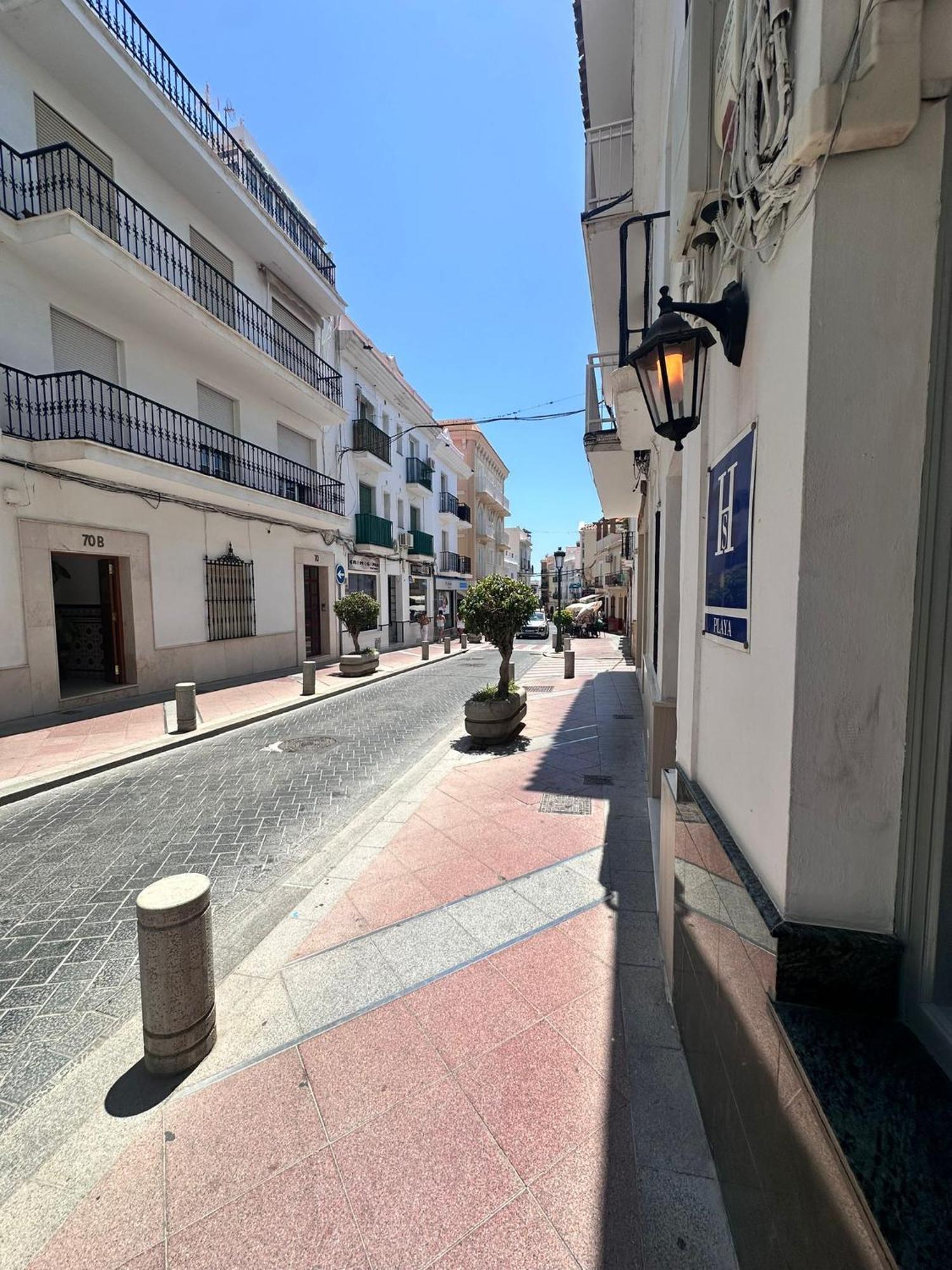 Hostal Montys Nerja Exterior photo